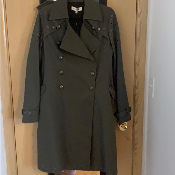 Rebecca Minkoff Army green trench coat w/grommets - Picture 7 of 9